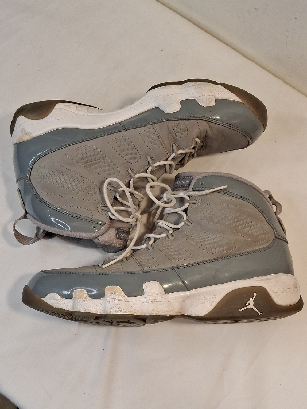 AirJordan Mens Retro Cool 2012 Classic Gray/White High-Top Basketball Sneakers.